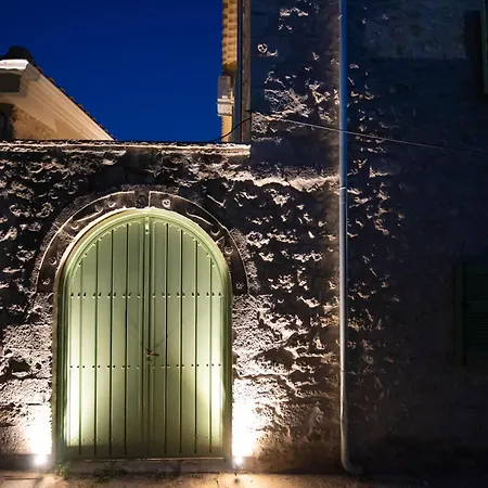 Dervisia Stonehouse 1 شقة *