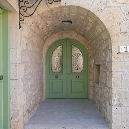 شقة Dervisia Stonehouse 1 *
